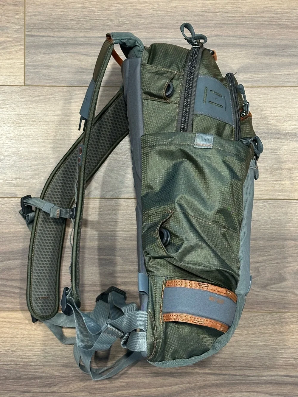 Fishpond Ridgeline Fishing Backpack - 15L - Picture 4 of 7